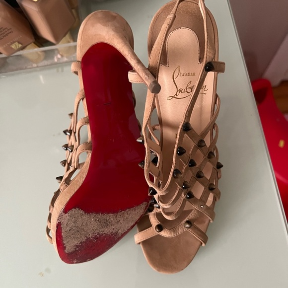 Super cute Christian Louboutin, high heels. - Picture 2 of 12